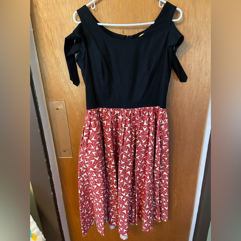 Bernie Dexter Made in the USA boomerang print, tie-shoulder swing dress Sz Lg